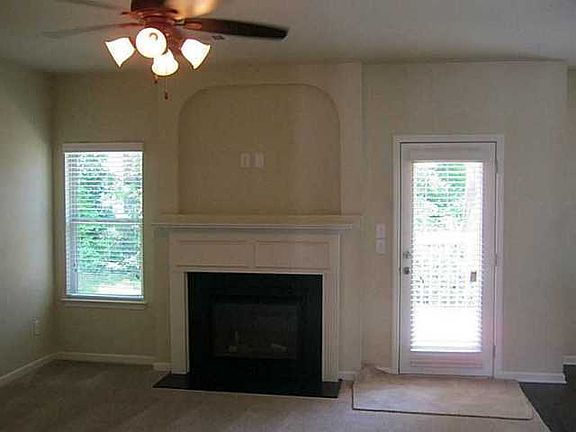 4th image of 3901 Sunbridge Dr