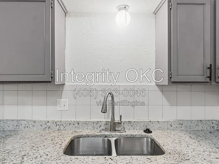8514 Candlewood Dr — Photo 37