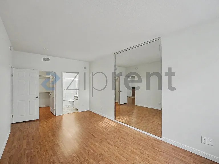 5051 Rosewood Ave #106 — Photo 15