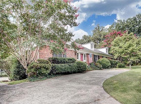 2nd image of 6920 Foxglove Dr