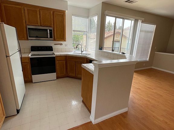 5th image of 7640 Tuscany Dr