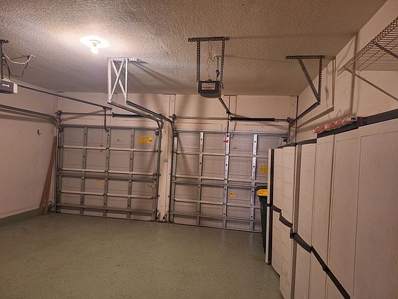 3rd image of 11172 Castlemain Cir W