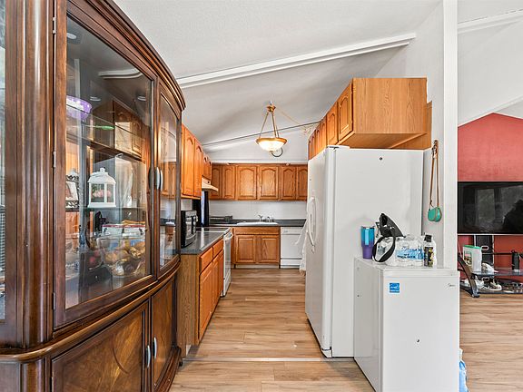 5th image of 1602 Thornton Dr