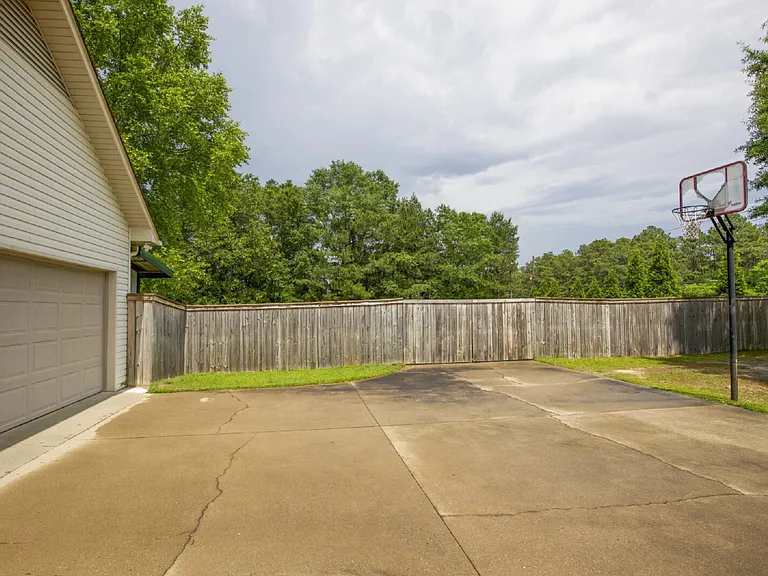 102 Willow Creek Ln — Photo 54