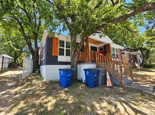 211 N Hampton Rd, Dallas, TX 75208