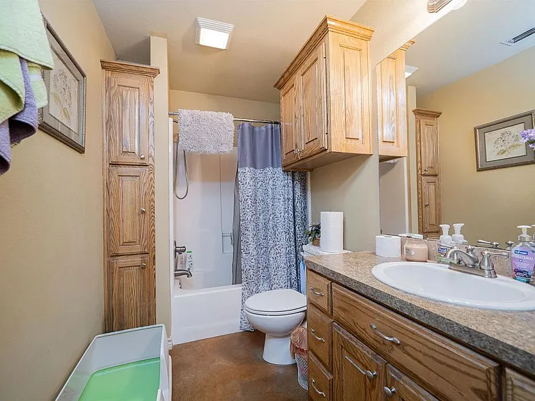 271 Lawrence Rd #B — Photo 12