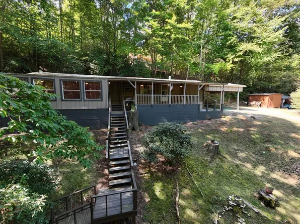 754 Ruby Lake Dr, Hiawassee, GA 30546