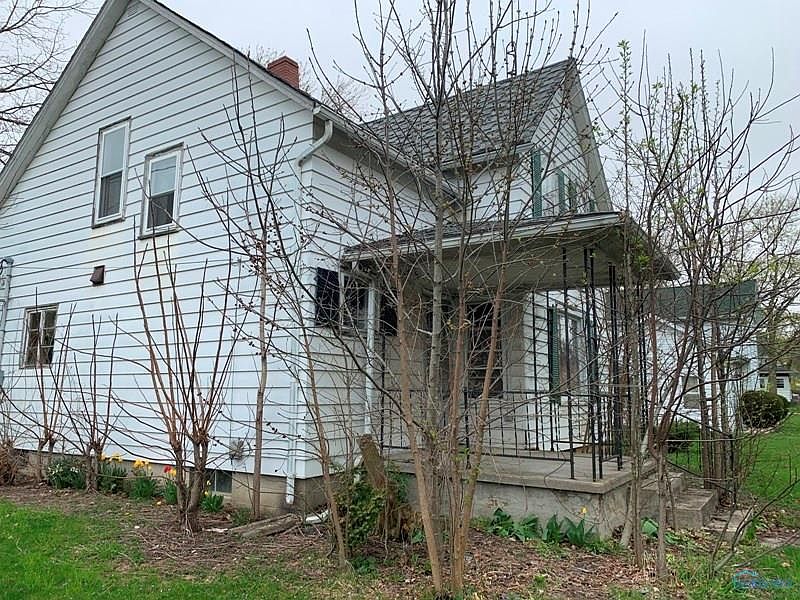 2nd image of 407 N Main St