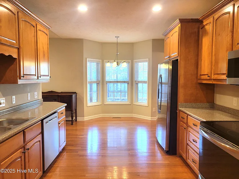 945 Diamondhead Dr S — Photo 15