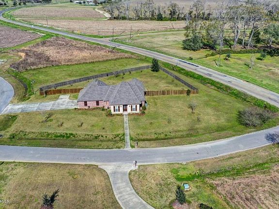 3rd image of 101 Daniel Ln