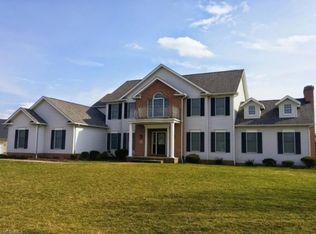 611 White Tail Ridge Dr, Akron, OH 44333