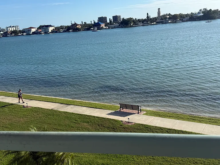 1 1/2 mile walking trail around the island