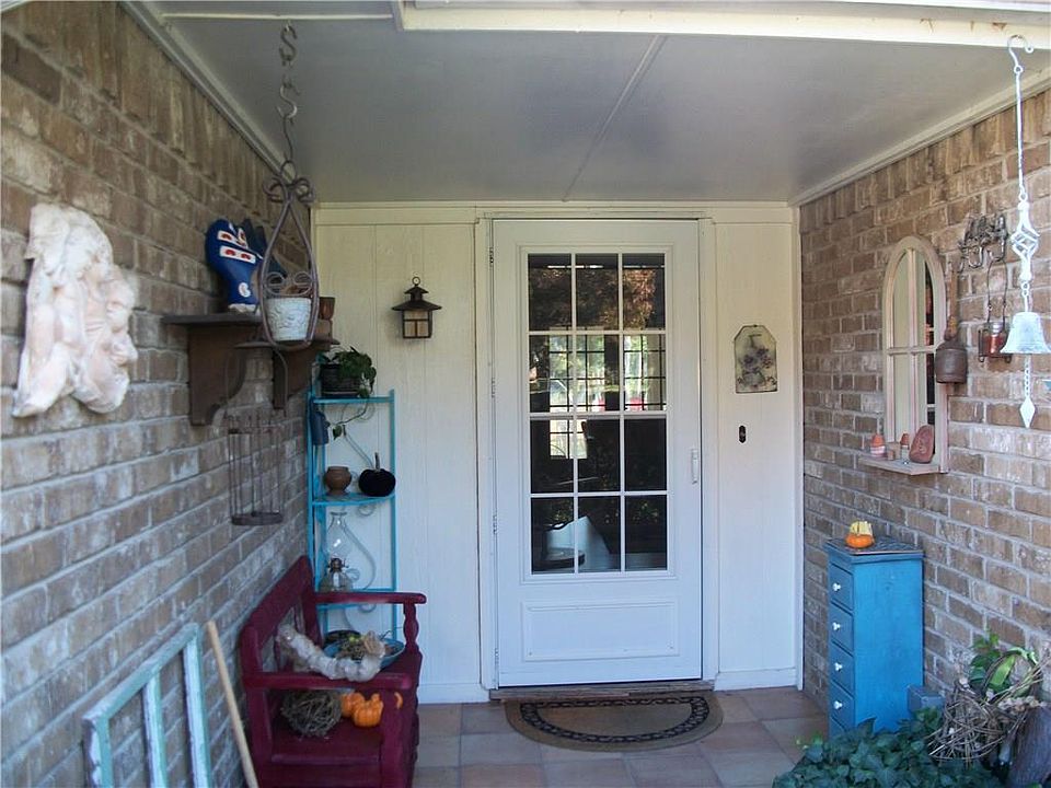 1st image of 606 Royal Oak Dr