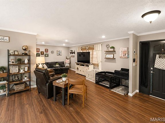 3rd image of 107 Prospect St