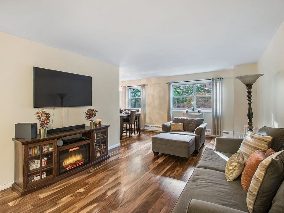 1st image of 122 Ashland Pl APT 4L