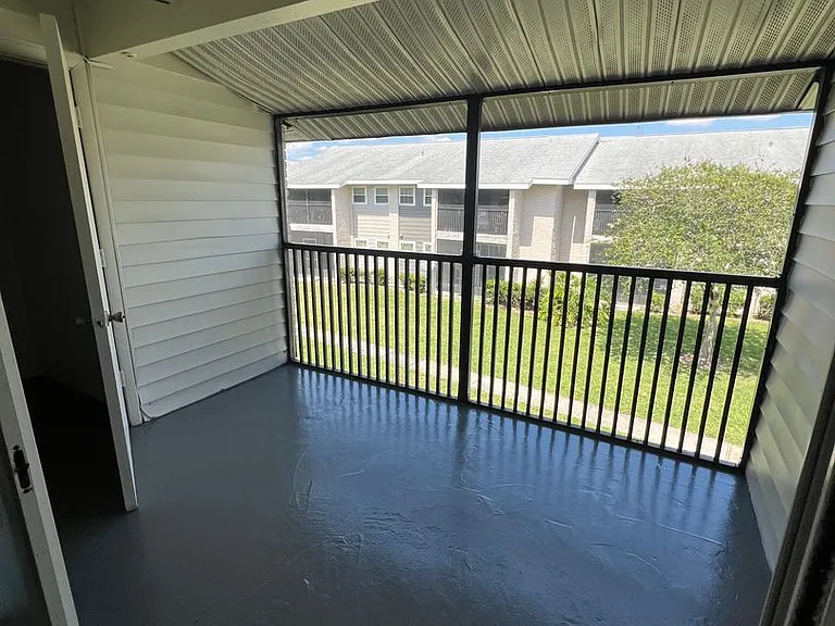 865 Sky Lake Cir #C — Photo 6