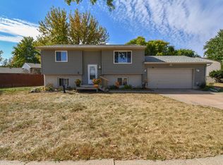 5405 W Deer Creek Dr, Sioux Falls, SD 57106