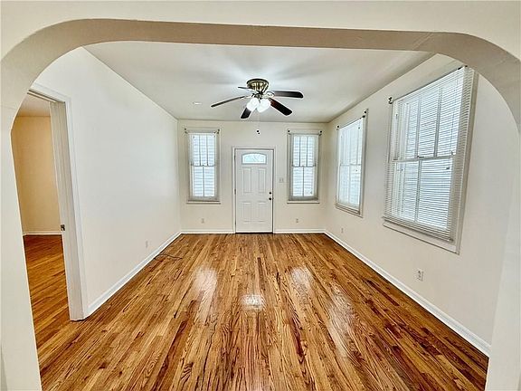 2nd image of 2433 Jonquil St