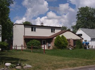 37 Elsie Ln, Grand Island, NY 14072
