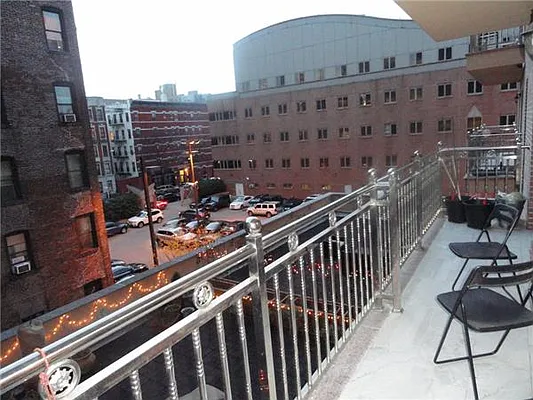 Rented by Bank Neary | media 13