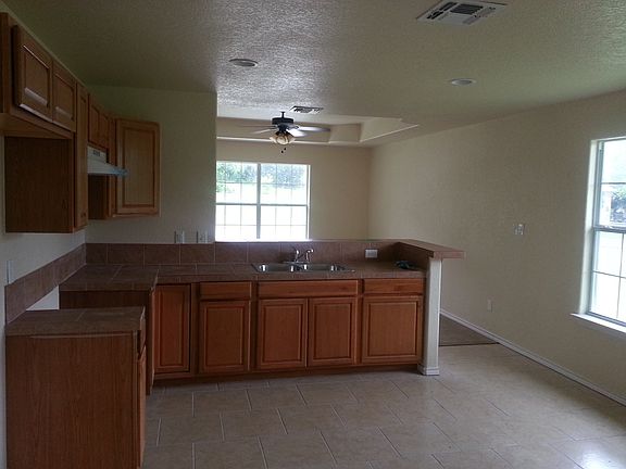 4th image of 2818 Wade St