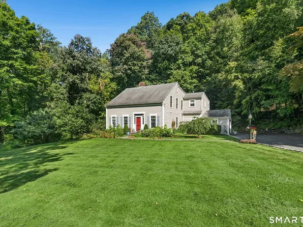 9 Teachers Ridge Road, Newtown, CT 06482