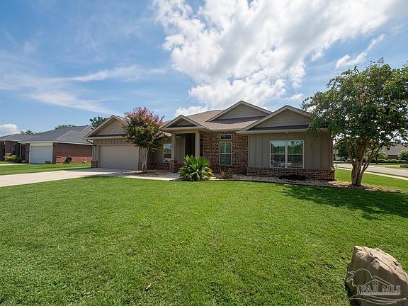 2nd image of 1521 Woodlawn Way