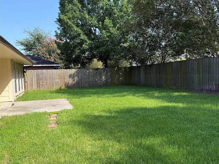 2238 Pine Cone Dr — Photo 24
