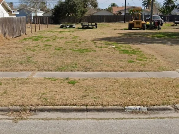 123 N McCampbell St, Aransas Pass, TX 78336