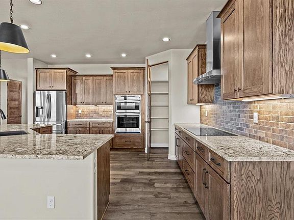 3rd image of 901 San Sophia Drive