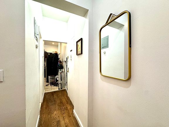 4th image of 1110 Carroll St APT 1