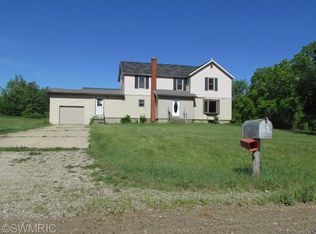 6860 Gilbert Rd, Pittsford, MI 49271