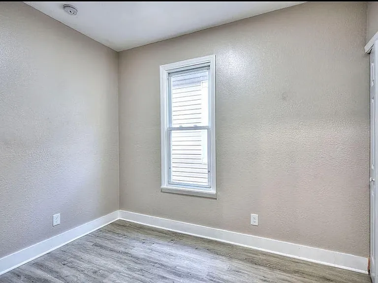 5661 Sohl Ave — Photo 16