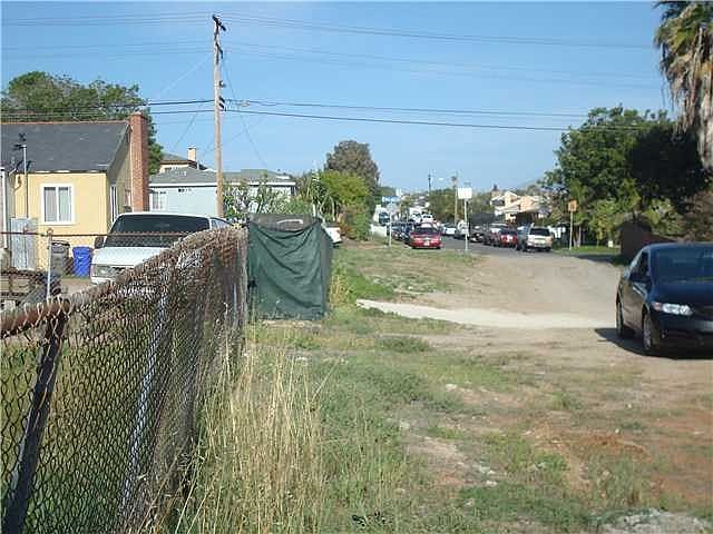 2nd image of 17th St