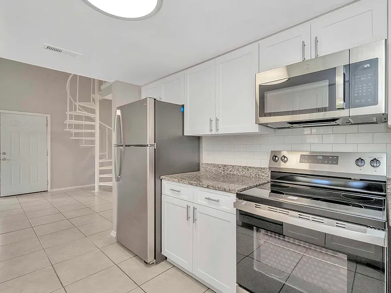 Urban Place Apartments — Photo 72