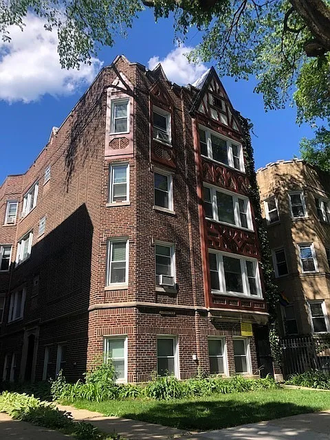 2044 W Farragut Ave #1C