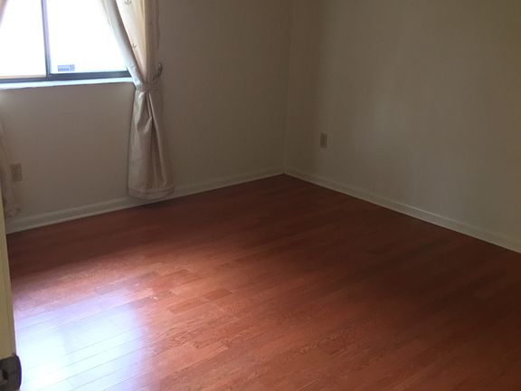4th image of 128 Slash Pine Ct