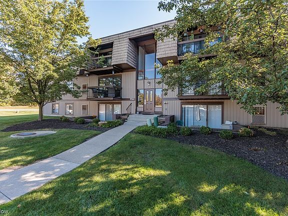 2nd image of 9560 Cove Dr Unit E3