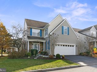 103 Potters Pond Dr, Phoenixville, PA 19460