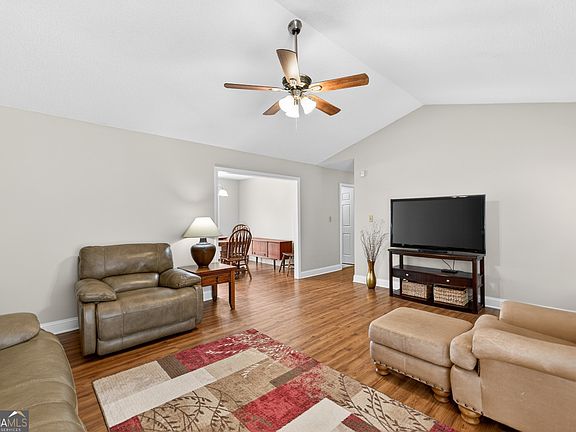 5th image of 335 Ranger Way