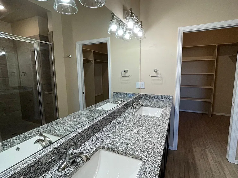 2035 El Presidio — Photo 13
