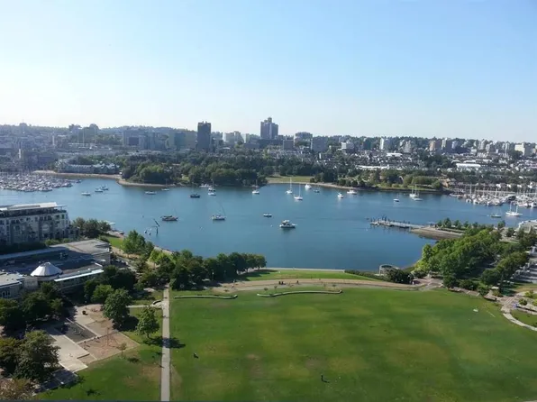 289 Drake St #1901, Vancouver, BC V6B 5Z5