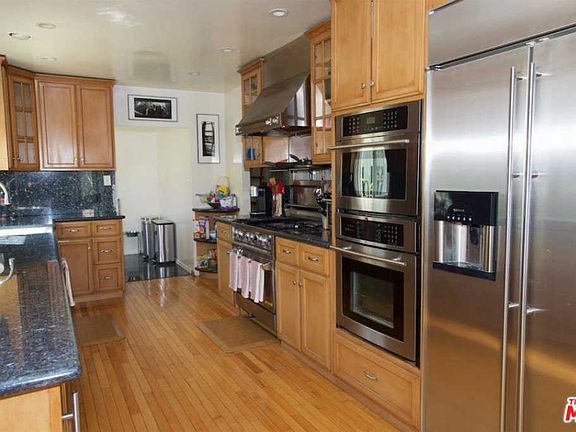 2nd image of 806 S Orange Dr