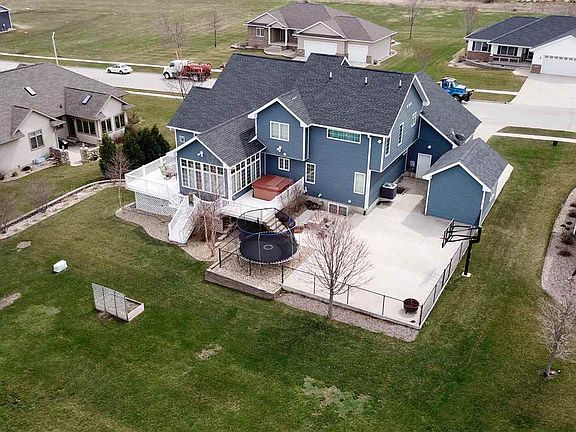 2nd image of 1311 Circle Dr