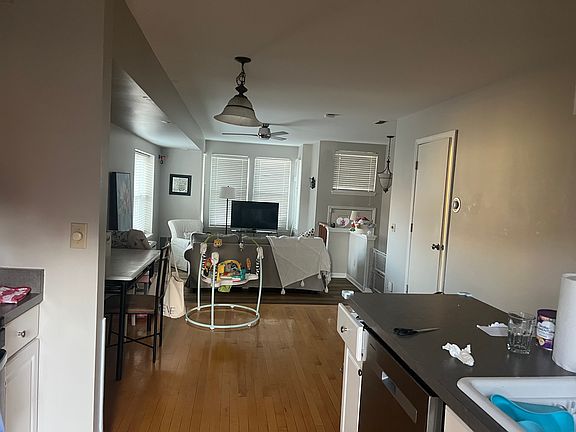 5th image of 1049 Central Ave