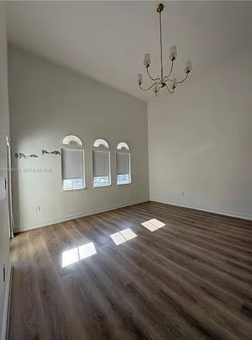 18410 NE 30th Ave — Photo 12