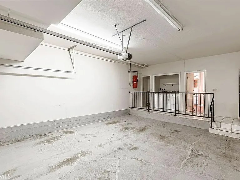 1403 W Santa Cruz St — Photo 17