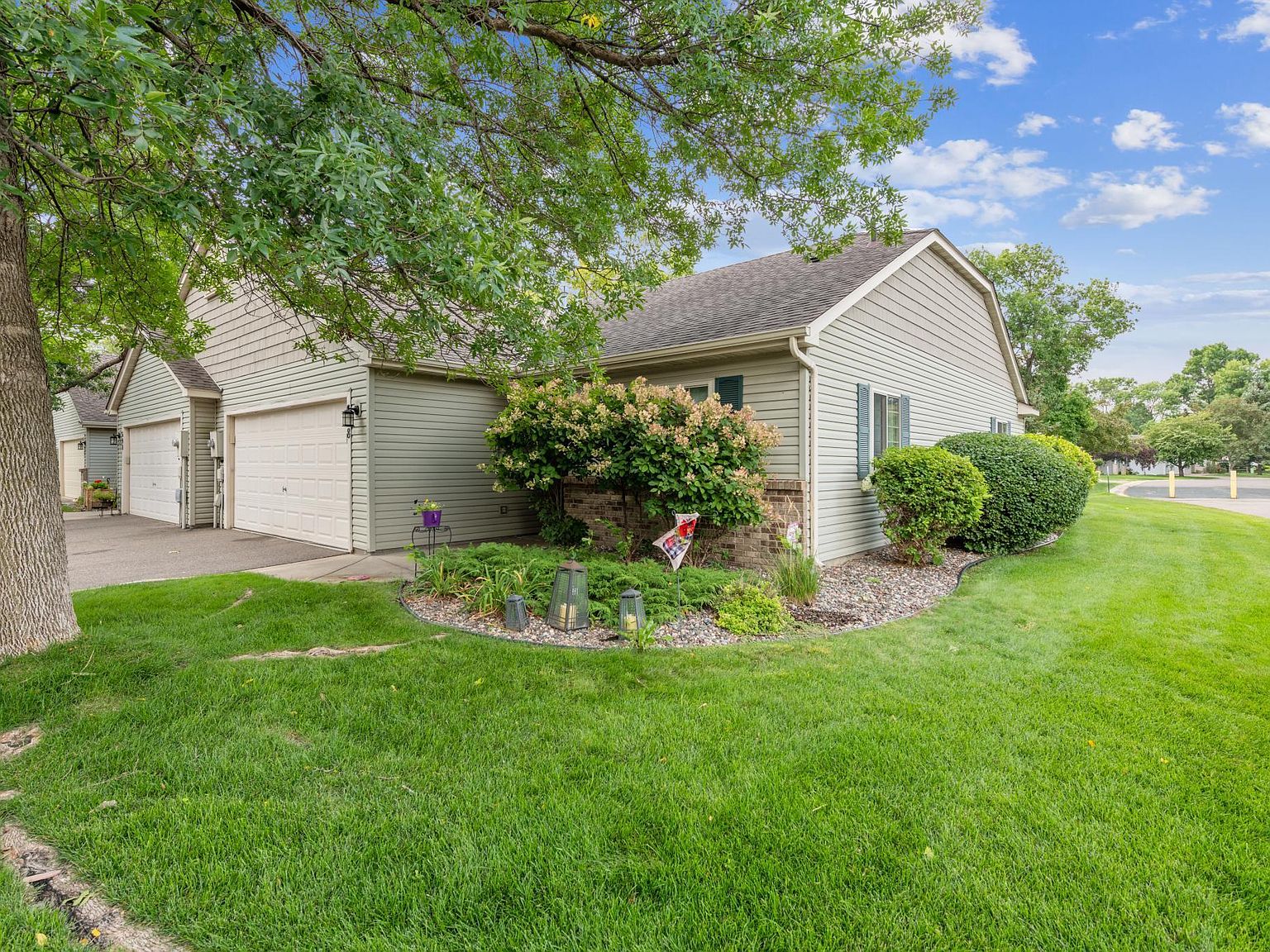 688 Monn Ave, Vadnais Heights, MN 55127 Zillow