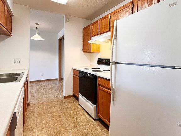4th image of 532 6th St SW #102