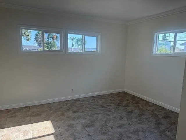2563 W Crescent Ave — Photo 8